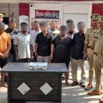 लखनऊ में जुए के अड्डे पर पुलिस का छापा: 16 आरोपी गिरफ्तार, 1.27 लाख रुपये नकद बरामद, पत्ते और तीन गड्डियां जब्त